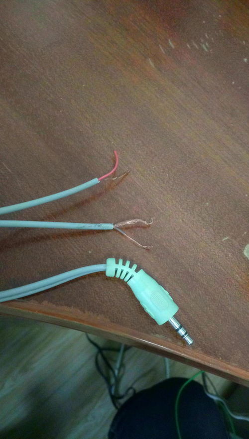 从桌面到驾驶座 电脑低音炮成功改造为车载音响的完整指南